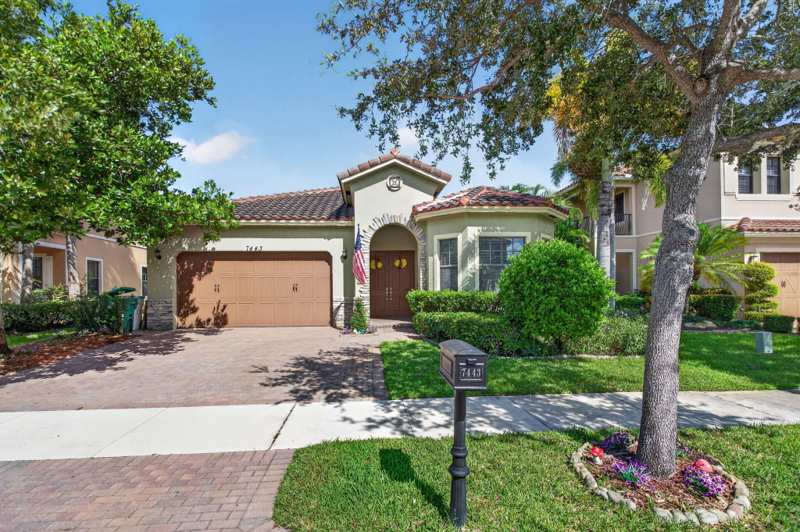 4 bedroom Single Family Residence at 7443 NW 113th Avenue, Parkland Reserve, Parkland — photo 1