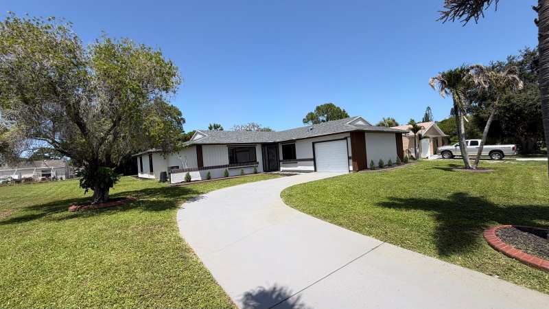 3 bedroom Single Family Residence at 257 SW Cherryhill Road, Port St Lucie Sec 41, Port St. Lucie — photo 1