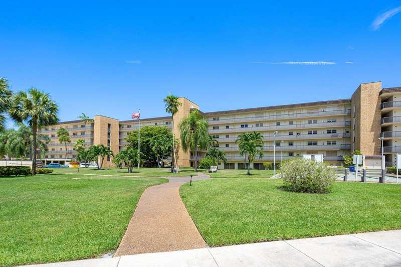 2 bedroom Condominium at 555 NW 4th Avenue #2150, Starlite Condo, Boca Raton — photo 1