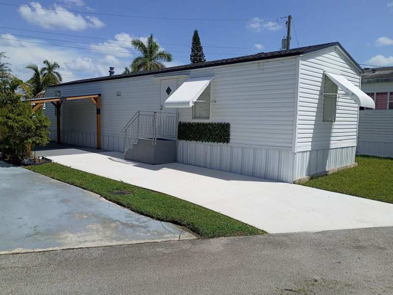 2 bedroom Manufactured Home at 8517 SW 17th Court, Park City Sec One, Davie — photo 1