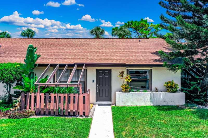 3 bedroom Villa at 39 Vía De Casas Norte, Tradewinds At Dos Lagos Condo, Boynton Beach — photo 1
