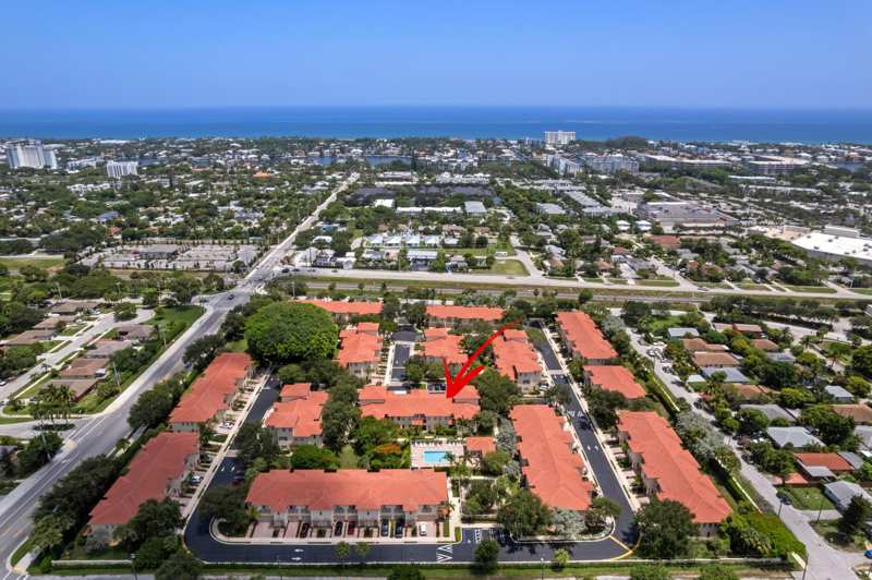 3 bedroom Townhouse at 1020 E Longport Circle #6B, Village At Swinton Square Condo, Delray Beach — photo 1
