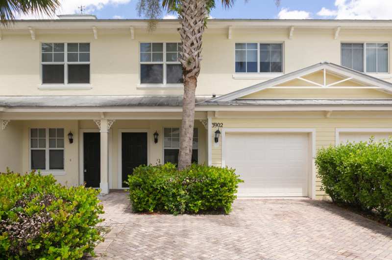 4 bedroom Condominium at 3902 Sabal Way, River Oaks, Fort Pierce — photo 1