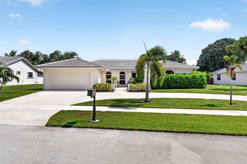 4 bedroom Single Family Residence at 2432 NW Timbercreek Circle, Timbercreek As, Boca Raton — photo 1