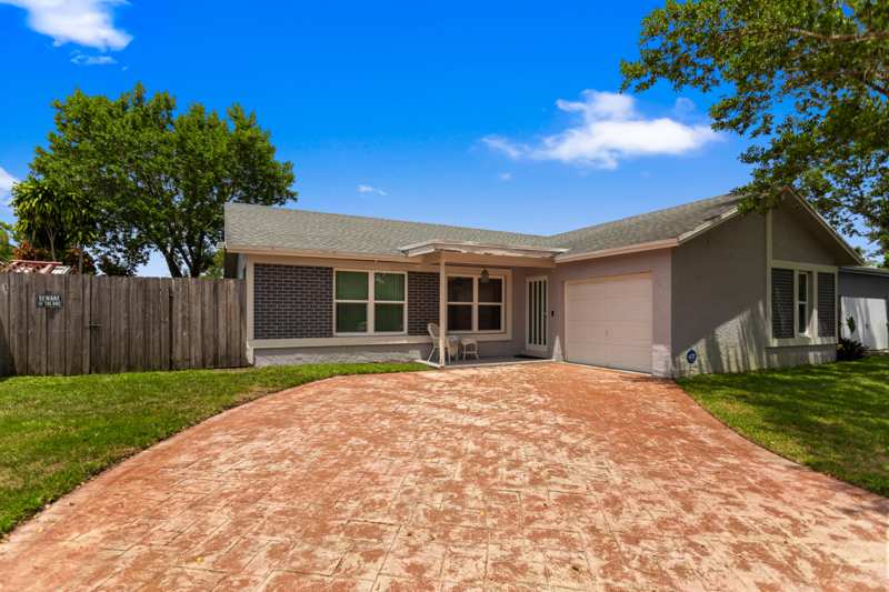 3 bedroom Single Family Residence at 8621 NW 3rd Street, Westview Sec One Part Two, Pembroke Pines — photo 1