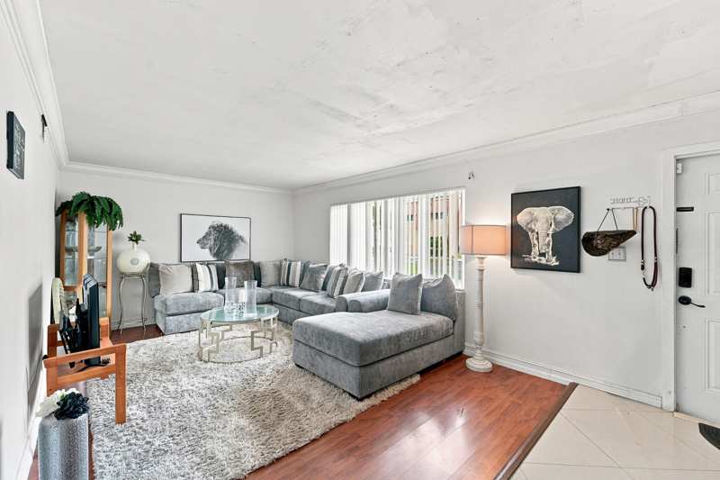 4 bedroom Condominium at 6 Spinning Wheel Lane, Shaker Village Phase 1, Tamarac — photo 1