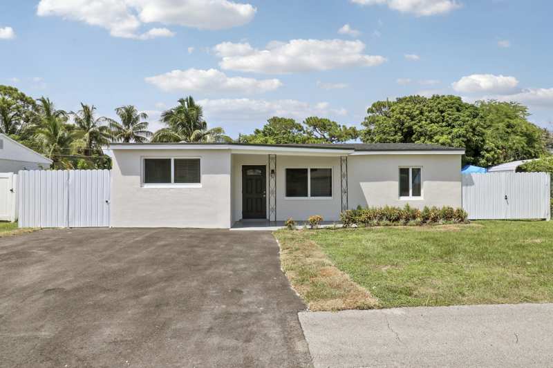3 bedroom Single Family Residence at 4785 Clinton Boulevard, Kenwood, Lake Worth — photo 1