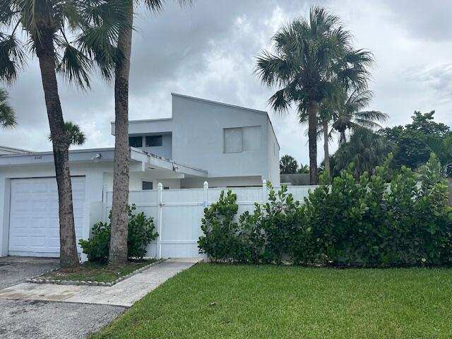 3 bedroom Townhouse at 4660 NW 6th Court, Pine Trail Sec 1, Delray Beach — photo 1