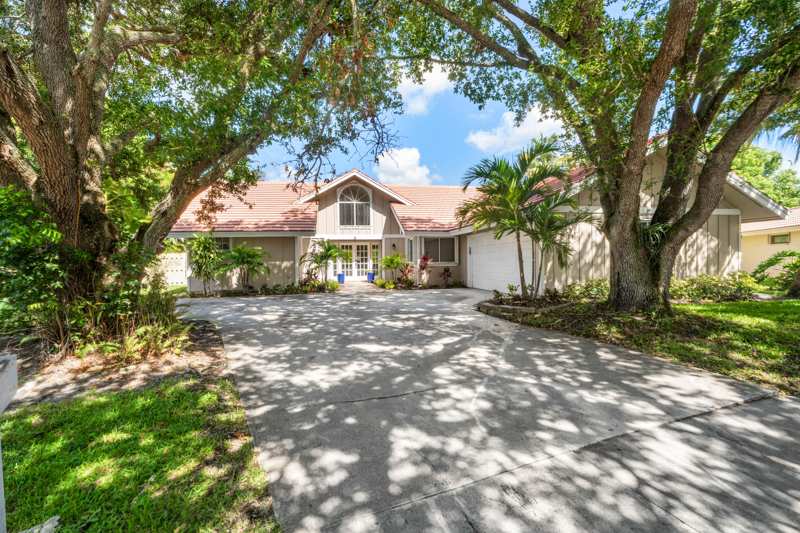 3 bedroom Single Family Residence at 123 Coco Lane, Maplewood Ph 1, Jupiter — photo 1