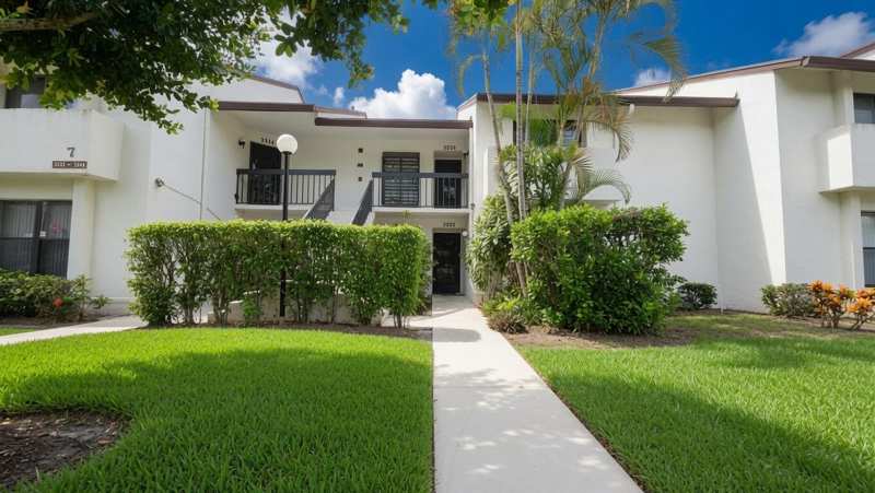 2 bedroom Condominium at 3335 Lucerne Park Drive, Lucerne Park, Greenacres — photo 1