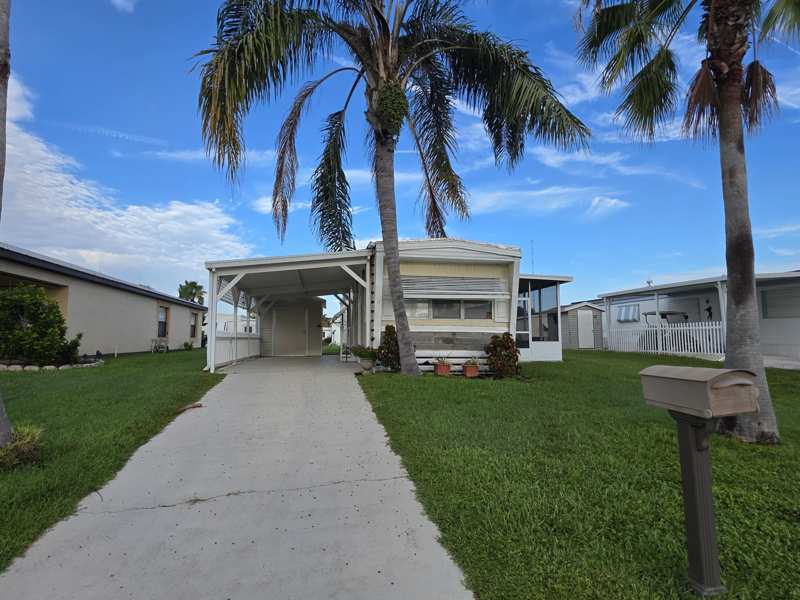 2 bedroom Manufactured Home at 15 Grande Vista Way, Spanish Lakes One, Port St. Lucie — photo 1