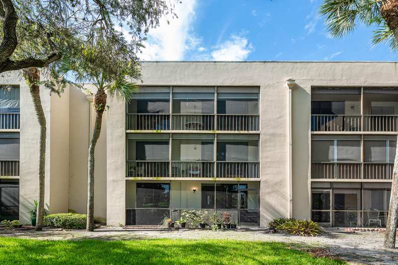 2 bedroom Condominium at 5190 Las Verdes Circle #105, Olive Leaf Condo, Delray Beach — photo 1