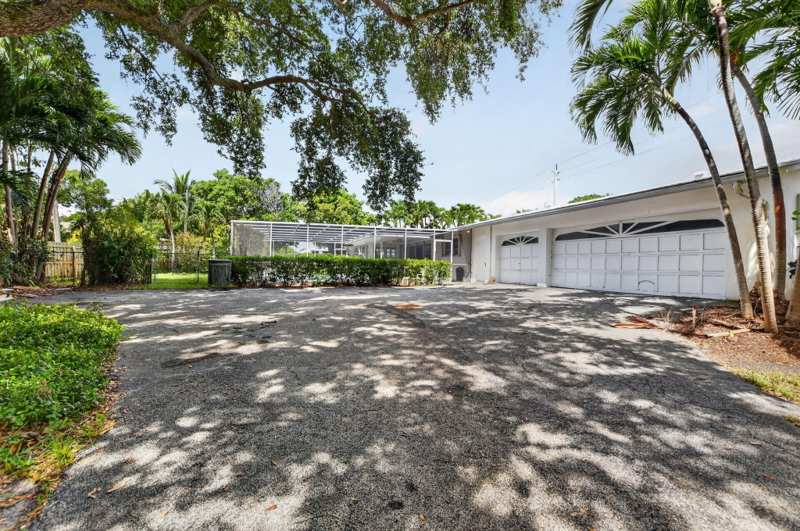 4 bedroom Single Family Residence at 410 NW Spanish River Boulevard, Boca Raton Hills Sec 3, Boca Raton — photo 1