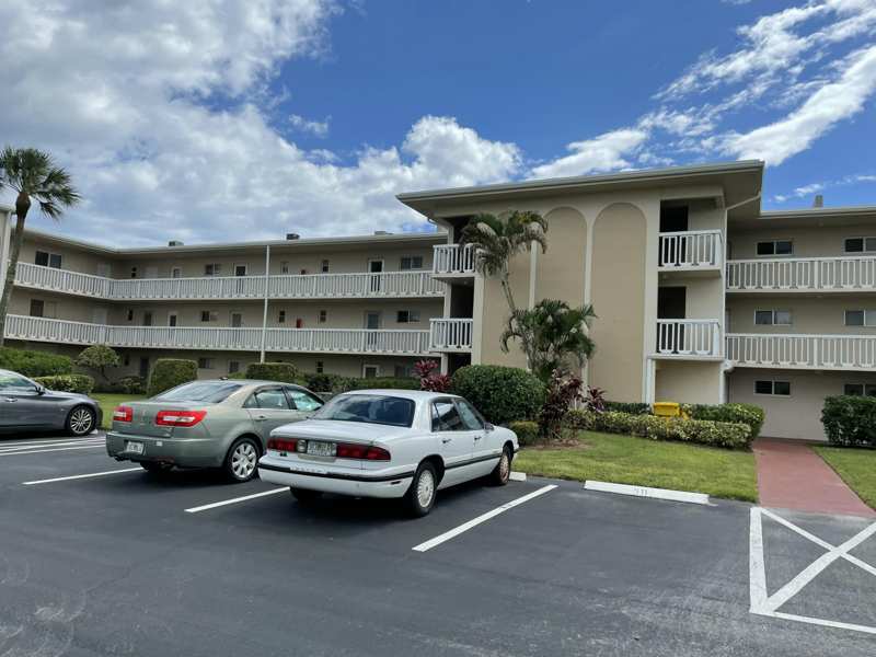 2 bedroom Condominium at 2668 Garden Drive #311, Lake Clarke Gardens Condo 8, Lake Worth — photo 1