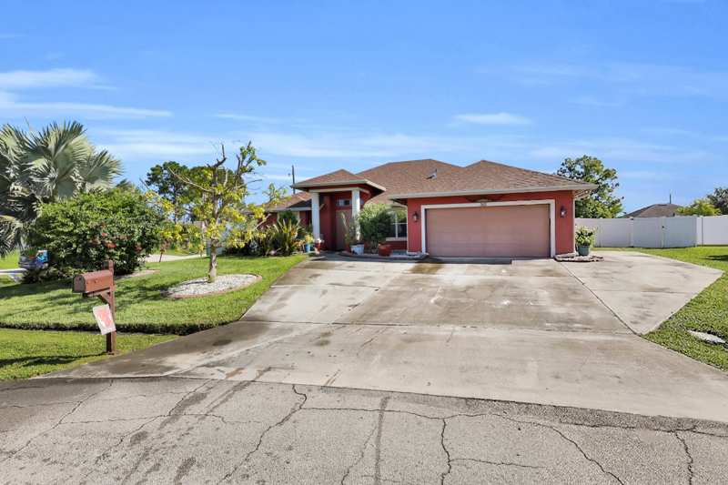 4 bedroom Single Family Residence at 362 SW Paw Court, Port St Lucie Section 34, Port St. Lucie — photo 1
