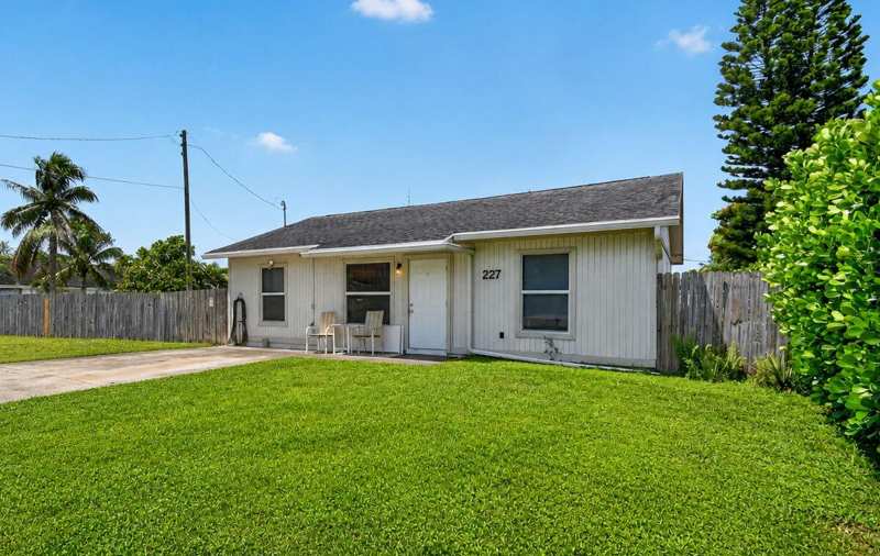 3 bedroom Single Family Residence at 207/227 Ethelyn Drive, Southern Blvd Pines, West Palm Beach — photo 1