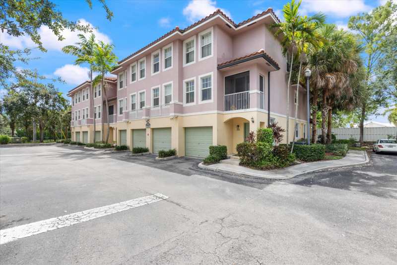 2 bedroom Townhouse at 6376 W Sample Road #6376, Cypress Pointe At Coral Springs, Coral Springs — photo 1