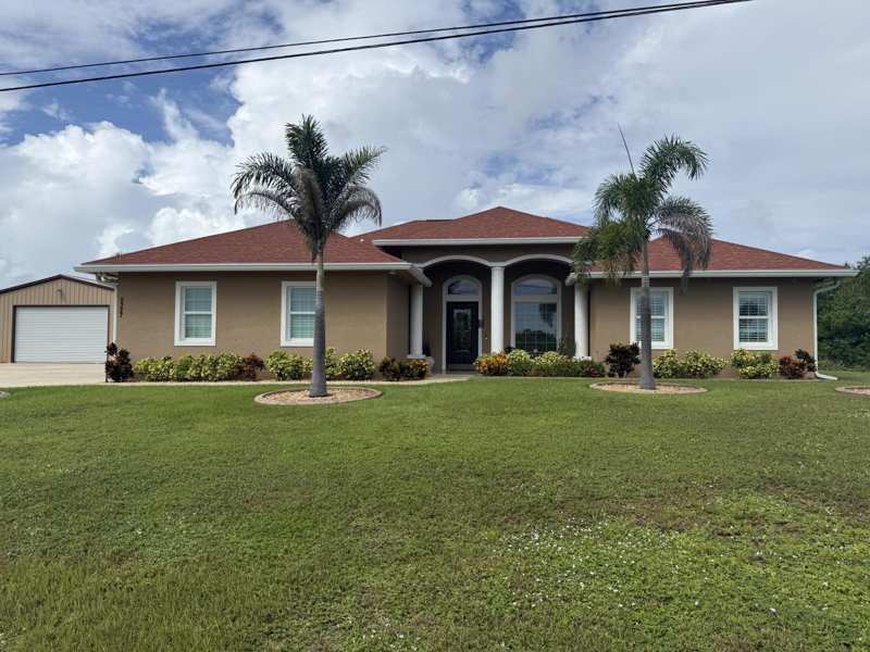 3 bedroom Single Family Residence at 5327 N Old Dixie Highway, Riverview Manor, Fort Pierce — photo 1