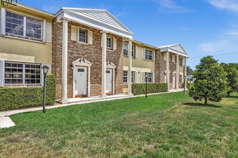 2 bedroom Townhouse at 60 SW 5th Avenue #0050, Ridgewood Condo, Boca Raton — photo 1
