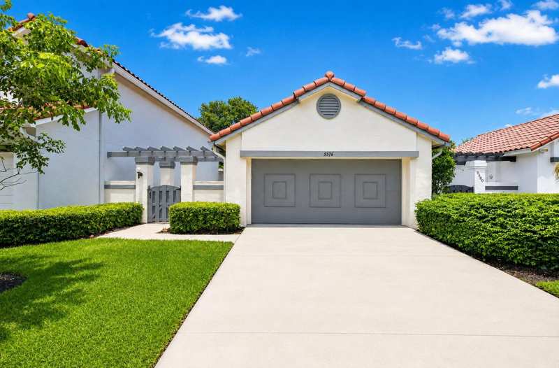 3 bedroom Single Family Residence at 5576 Fox Hollow Drive, Wimbledon , Boca Raton — photo 1