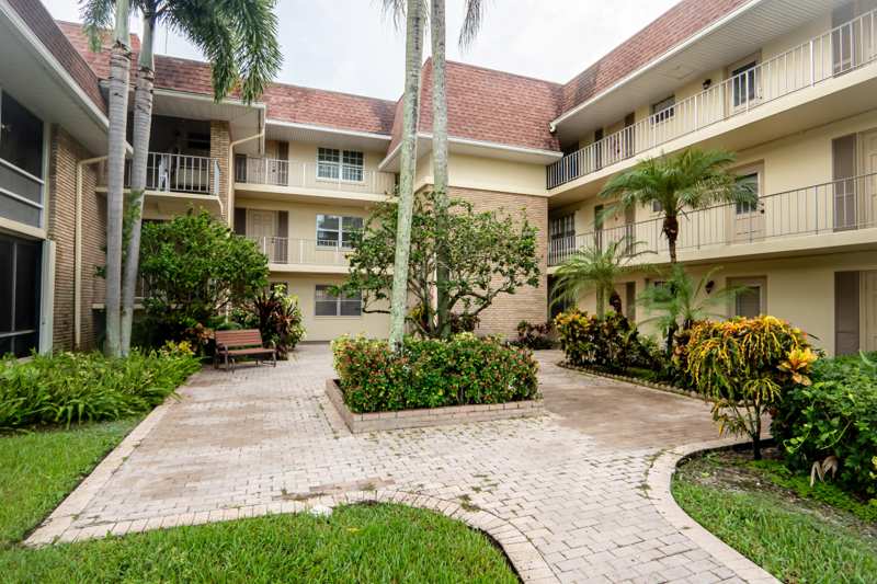 2 bedroom Condominium at 5570 Tamberlane Circle #130, Tamberlane 4 Condo, Palm Beach Gardens — photo 1