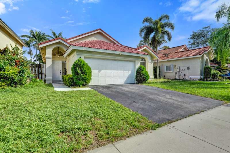 3 bedroom Single Family Residence at 6965 NW 29th Court, Holiday Springs East, Margate — photo 1