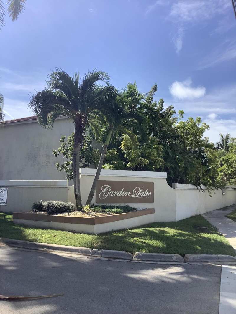 3 bedroom Single Family Residence at 201 SW 98th Terrace, Tanglewood Townhomes, Pembroke Pines — photo 1