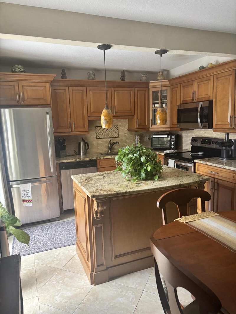 2 bedroom Townhouse at 113 W Lake Arbor Drive, Lakewood, Palm Springs — photo 1