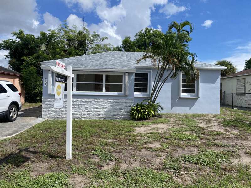 4 bedroom Single Family Residence at 756 W 1st Street, Riviera Beach Heights Add 4, Riviera Beach — photo 1