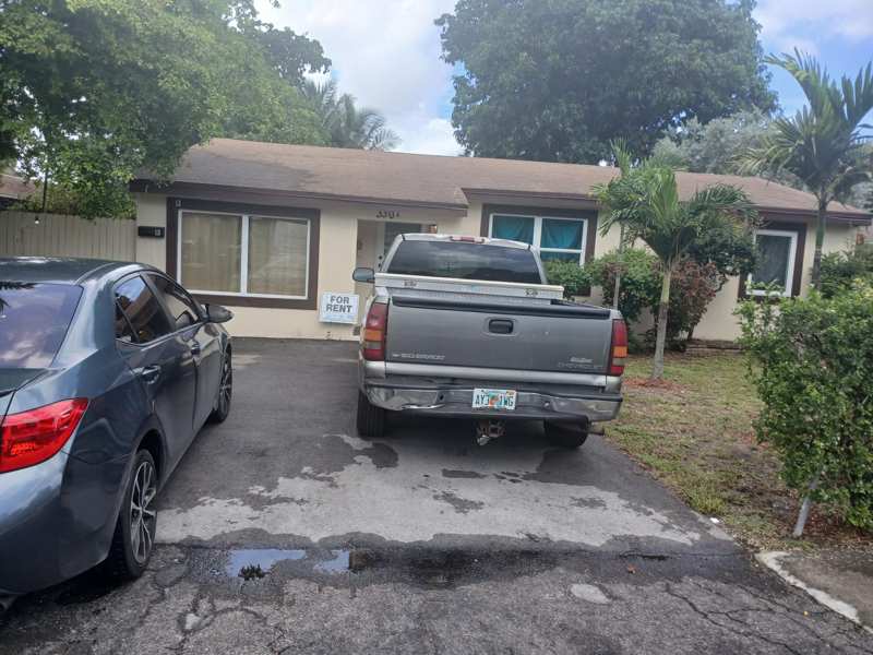 2 bedroom Single Family Residence at 330 SW 14th Street, North Hollywood, Dania Beach — photo 1