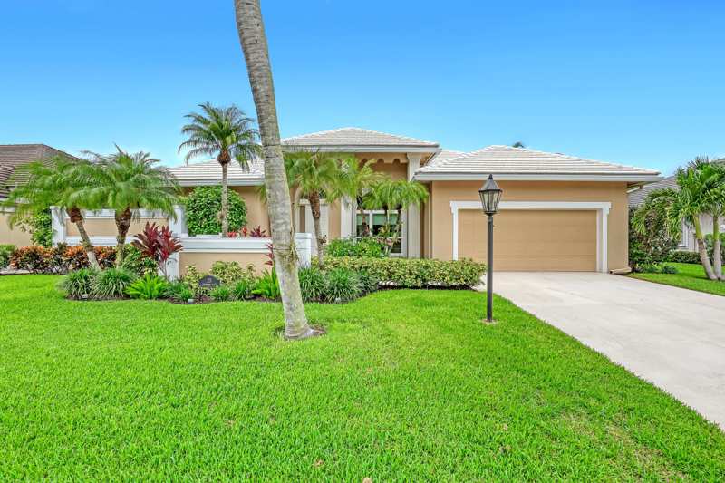 4 bedroom Single Family Residence at 23 Windward Isle, Island, Palm Beach Gardens — photo 1