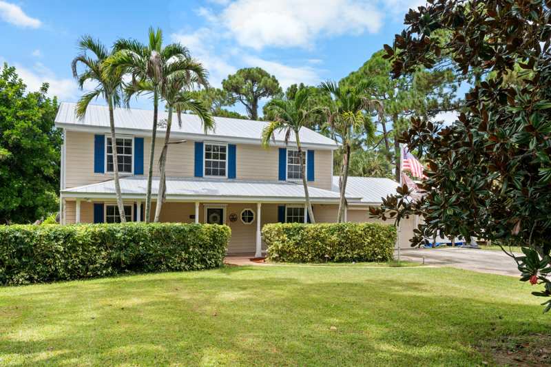 4 bedroom Single Family Residence at 330 NE Town Terrace, Pinecrest Lakes, Jensen Beach — photo 1