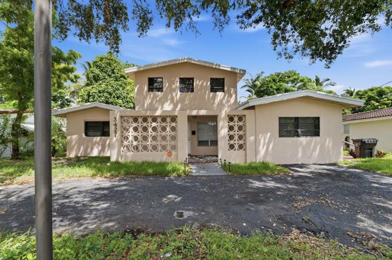 5 bedroom Single Family Residence at 3427 NW 37th Street, Lauderdale Lakes North Gate, Lauderdale Lakes — photo 1