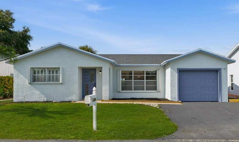 2 bedroom Single Family Residence at 7198 Pine Forest Circle, Lucerne Lakes Homes Village I 6th Add, Lake Worth — photo 1
