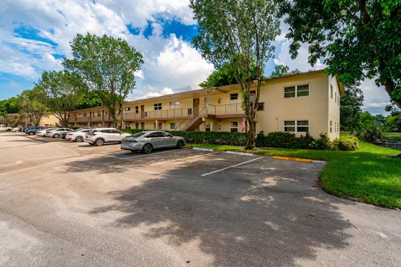 1 bedroom Condominium at 7610 NW 1st Street #205, Oriole Gardens Three 83 Condo, Margate — photo 1