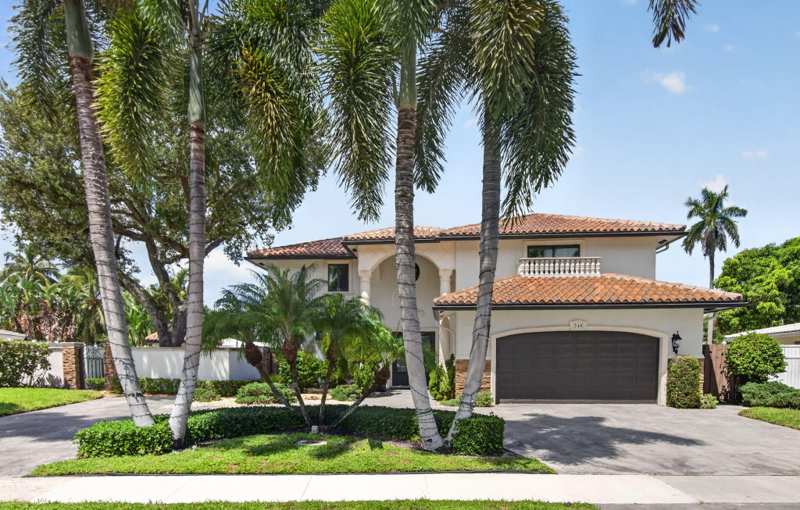 5 bedroom Single Family Residence at 749 SW 2nd Street, Royal Oak Hills, Boca Raton — photo 1