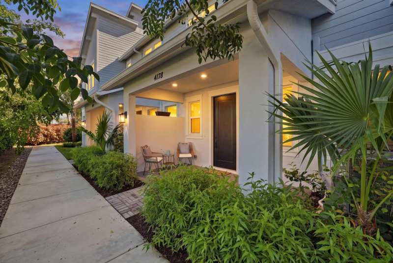 3 bedroom Townhouse at 4178 S Longwood Lake Square, Terraces Of Westlake Phase 2, Westlake — photo 1