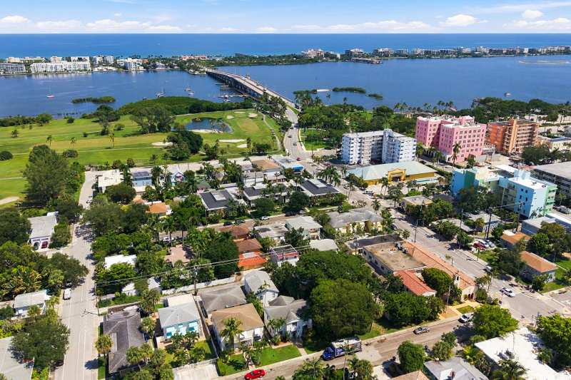 2 bedroom Condominium at 113 N Lakeside Drive ##5 & #6, North Lakeside Condo, Lake Worth Beach — photo 1