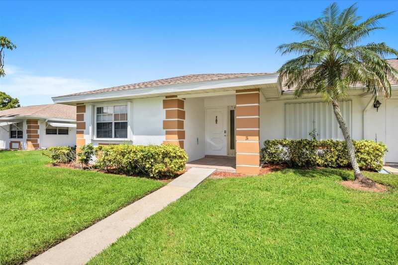 2 bedroom Condominium at 1218 S Lakes End Drive #Apt a, High Point Of Fort Pierce Condominium Section 2, Fort Pierce — photo 1