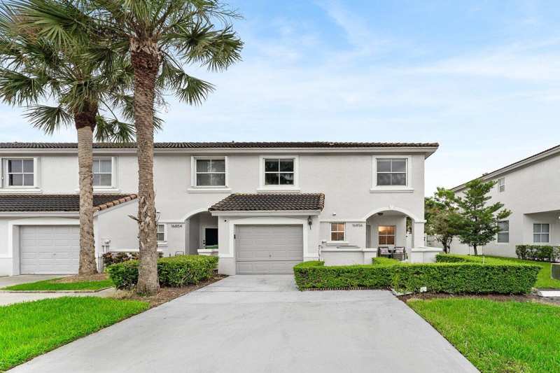 3 bedroom Townhouse at 16856 SW 1st Place, Pembroke Shores, Pembroke Pines — photo 1