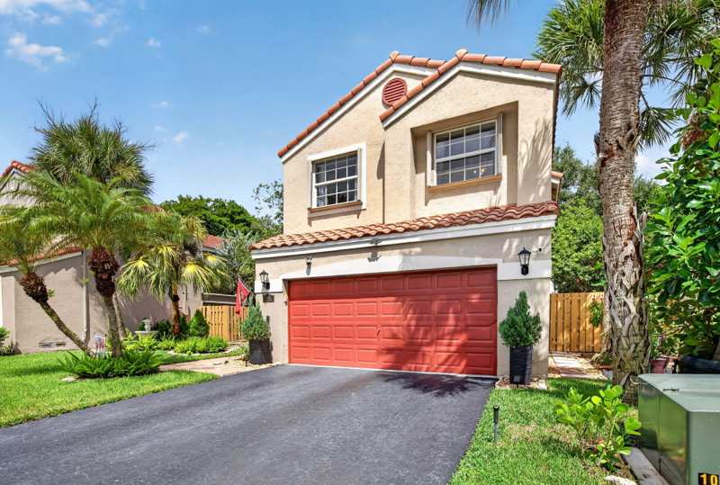 4 bedroom Single Family Residence at 10531 NW 11th Court, Bridgewater At Plantation, Plantation — photo 1