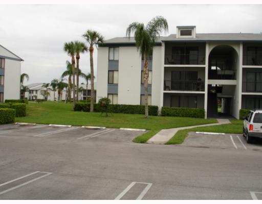 1 bedroom Condominium at 1105 Green Pine Boulevard #C2, Palm Club Village II Condo, West Palm Beach — photo 1