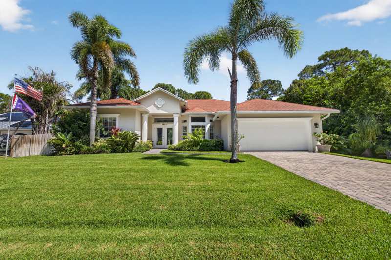 4 bedroom Single Family Residence at 1925 SW Oakwood Road, Port St Lucie Section 31, Port St. Lucie — photo 1
