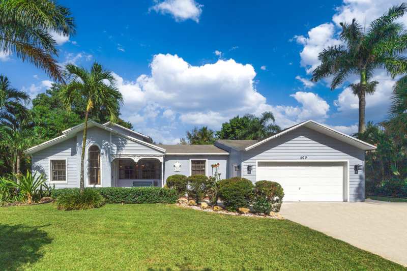 5 bedroom Single Family Residence at 400 E Acre Drive, Plantation, Plantation — photo 1