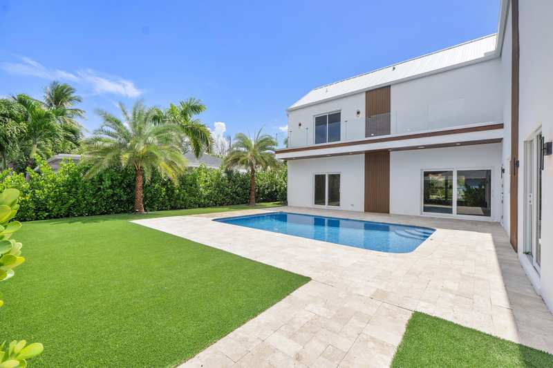4 bedroom Single Family Residence at 303 SW 14th Place, Boca Islands Sec 2, Boca Raton — photo 1