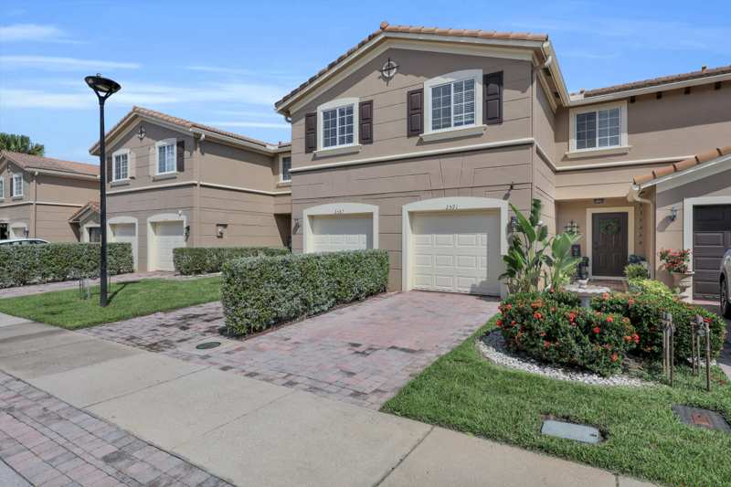 3 bedroom Townhouse at 2591 SW Marshfield Court, Third Replat Of Portofino Isles, Port St. Lucie — photo 1