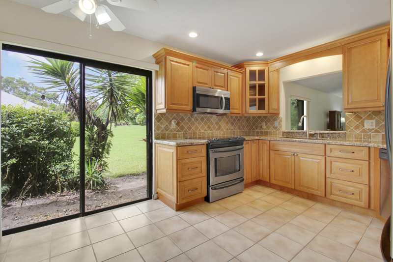 2 bedroom Villa at 6807 SE Yorktown Drive, Yorktown At Heritage Ridge, Hobe Sound — photo 1