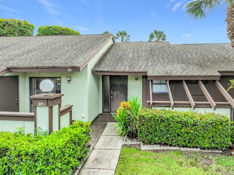 2 bedroom Villa at 281 Amber Court, Strathmore Gate West Unit 1, Royal Palm Beach — photo 1