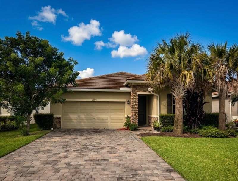 3 bedroom Single Family Residence at 2071 NW Golden Oak Trail, Jensen Village, Jensen Beach — photo 1
