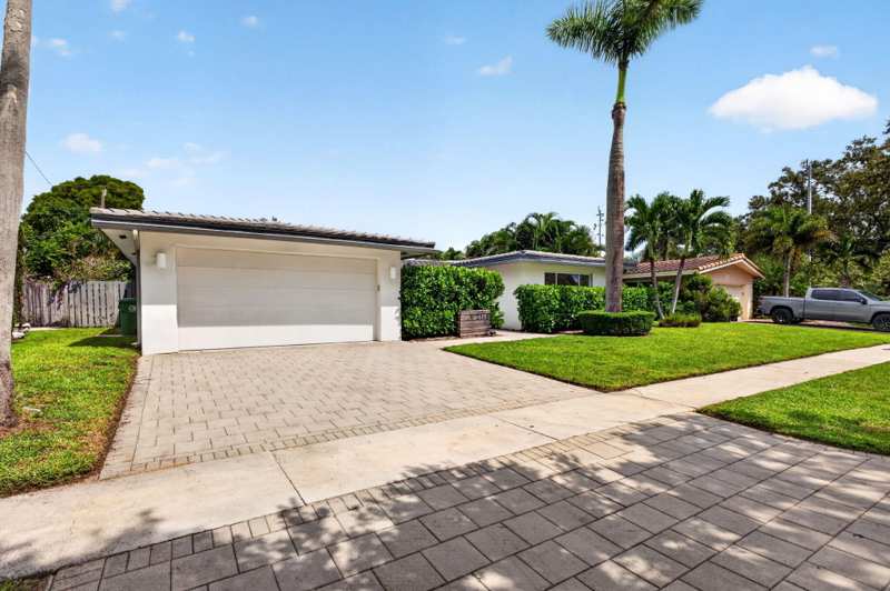 3 bedroom Single Family Residence at 2141 NE 62nd Court, Imperial Point 2 Sec, Fort Lauderdale — photo 1